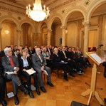 Die festliche Veranstaltung fand im Historischen Saal des Hessischen Justizministeriums in Wiesbaden statt.